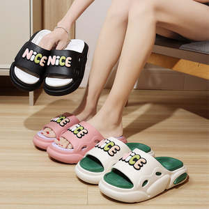 Pantoufles de plage avec logo personnalisé pour femmes et <span class=keywords><strong>hommes</strong></span> Sandales d'été avec semelle à deux couches en EVA imperméable et durable - Product Image 2