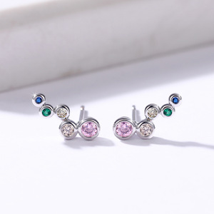 Orecchini a perno geometrici di tendenza con zirconi colorati taglio brillante rotondo incastonati a castone per donna, gioielli alla moda per feste - Product Image 3