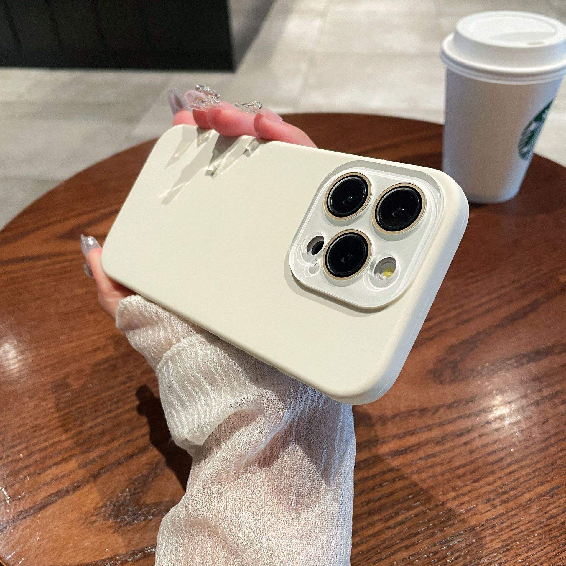 สีขาวโบราณ