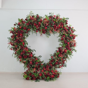 Arco Floreale Artificiale <span class=keywords><strong>Rosso</strong></span> e Oro per Natale, Muro Floreale con <span class=keywords><strong>Pino</strong></span> Verde e Rose Rosse per Decorazioni di Feste, Matrimoni ed Eventi - Product Image 6