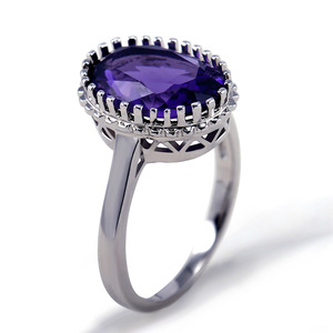 Grande Anello Ovale in Cristallo Viola per Donne, Accessorio Moda per Uso Quotidiano e Feste - Product Image 1