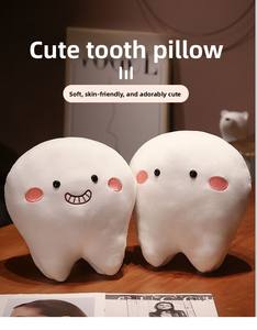 Ensemble cadeau de coussins en peluche mignons et câlins sur le thème des dents |   Faveurs de fête sur le thème du dentiste pour bébés et tout-petits - Product Image 1