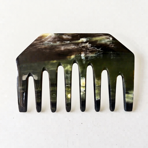 Peines para el Cabello Hechos a Mano con Cuerno de Búfalo Orgánico, Diseño Artesanal con Temática Animal, Forma Natural, Material Ecológico, Uttar Pradesh Falak World - Product Image 1