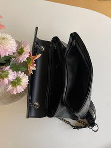 Bolso de Hombro Cruzado Pequeño Cuadrado de Moda para Mujer, con Cadena de Anillas, Diseño de Piel de Serpiente y Cierre de Gancho y Bucle - Product Image 6