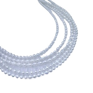 Collier de perles d'eau douce blanches naturelles de 4-5 mm, petite taille, style baroque, cercle presque parfait avec de légères imperfections, forte luminosité - Product Image 5