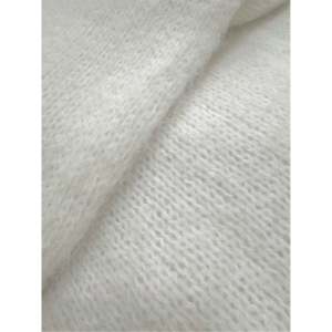 เดรสไหมพรมขนฟูแบบเปิดไหล่สีขาวงาช้างสำหรับผู้หญิง - Product Image 2