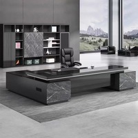 Bureau de direction moderne de luxe, bureau du patron, simple et confortable, bureau de direction sur mesure en forme de L, motif marbre