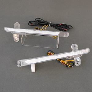 Feux de jour à LED blancs et jaunes bicolores pour Toyota Corolla Hybrid Sport Edition 2023 - Product Image 2