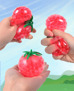 2025 Balle de décompression pour enfants en caoutchouc souple TPR, motif tomate, jouet à pincer et à presser en forme de fruit - Product Image 6