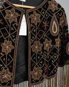 Suministro al por Mayor de Chaquetas Tradicionales Indias Étnicas Bordadas Koti para Bodas o Festivales Disponibles a un Precio Accesible - Product Image 3