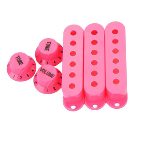 Ensemble de 3 capuchons de micros et boutons de <span class=keywords><strong>guitare</strong></span> rose, <span class=keywords><strong>1</strong></span> volume, <span class=keywords><strong>2</strong></span> tonalités, et bouton de commutateur pour remplacement de <span class=keywords><strong>guitare</strong></span> ST - Product Image 1