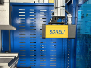 CNC Hydraulische Abkantpresse WE67K 6+1 Achsen 350T 400T Vollautomatisch mit Motor und Pumpe für Edelstahl-/Aluminiumplattenbiegung - Product Image 6