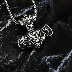 Collier pendentif marteau de Thor en acier inoxydable pour homme, style hip-hop, design géométrique, bijou cadeau - Product Image 2
