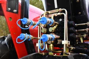 Nuevos tractores agrícolas de alta potencia de 200hp, tractores de ruedas 4WD para uso agrícola, combustible diésel, múltiples salidas de potencia disponibles - Product Image 6