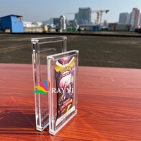 Boîte en acrylique personnalisée pour booster Pokémon en blister avec protection UV et manches premium