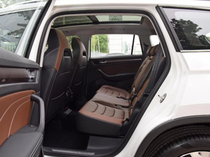 <span class=keywords><strong>Skoda</strong></span> <span class=keywords><strong>Kodiak</strong></span> 2025 Tsi330 Automatique R18 Dark Metal Camera 5 Places Édition Shexiang SUV intermédiaire Essence Essence - Product Image 6