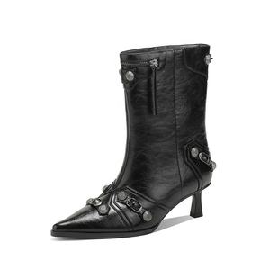 Botas de Invierno Occidentales Negras Personalizadas para Mujer, Marca Moncheer, con Punta Puntiaguda, Altura Media, Adornos Metálicos y Detalle de Hebilla, OEM ODM Disponible - Product Image 2