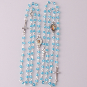 Collana <span class=keywords><strong>da</strong></span> <span class=keywords><strong>donna</strong></span> con catena di perle di vetro <span class=keywords><strong>da</strong></span> 4mm con <span class=keywords><strong>rosario</strong></span> blu cattolico di nuovo Design con croce e medaglia religiosa - Product Image 4