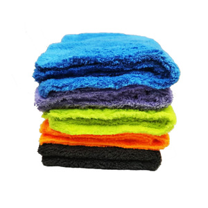 Super peluche 550 GSM 500GSM chiffon de nettoyage de voiture en microfibre Serviette design sans bord pour le lavage, le séchage et le polissage. - Product Image 3