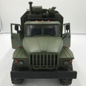 Camion RC WPL B-36 2.4G 6WD 4CH avec télécommande et câble USB - Prêt à l'emploi, jouet intérieur/extérieur - Product Image 4