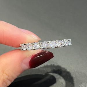 Anillo de Diamantes de Oro Blanco F1471, Corte Brillante Redondo, Color G Natural, Anillo de Compromiso Clásico para Mujer - Product Image 3