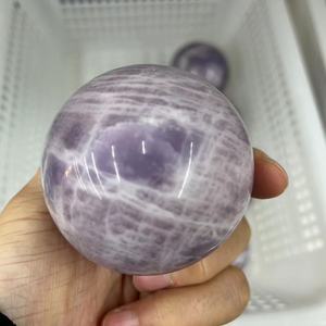 Vente en gros de sphère de lépidolite violette en pierre naturelle boule de géomancie en quartz naturel cristal pour décoration et cadeaux - Product Image 5