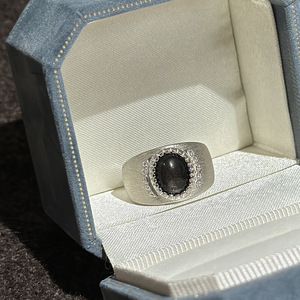 Bague en argent pur S925 avec pierre scintillante, design minimaliste élégant, incrustation de style industriel médiéval avec diamant taillé - Product Image 5