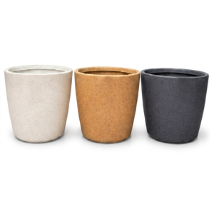 Pots à fleurs minimalistes en plastique beige, brun et gris pour plantes d'intérieur - Product Image 1