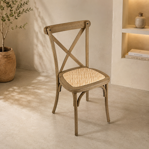 Chaise rustique en bois à dossier croisé en chêne blond avec assise tressée pour salle à manger, mobilier durable de style industriel - Product Image 1