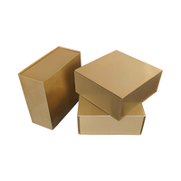 Cesta de regalo vacía plegable dorada personalizada al por mayor, cesta de papel magnética de cartón duro de Navidad con impresión en relieve