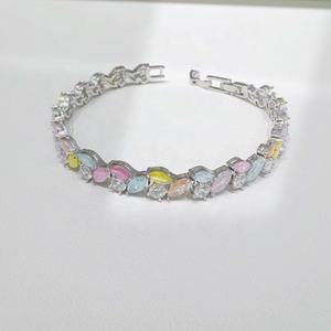 ราคาโรงงาน กำไลข้อมือเงินแท้ 925 ประดับเพชรหลากสี งานละเอียด ของขวัญเครื่องประดับสวยหรู กำไลเพชรคิวบิกเซอร์โคเนียสำหรับผู้หญิง - Product Image 1