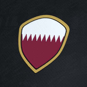 Maillot de football personnalisé 2024 de haute qualité 100% polyester, coupe ample, avec logo imprimé, nom et numéro, design Qatar National Club - Product Image 5