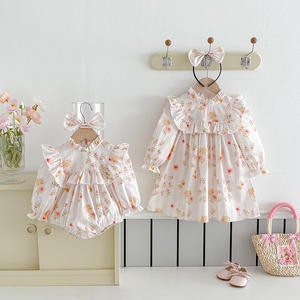 26 Vêtements pour bébé automne, Combinaison en coton à manches à volants et motif floral, Robe à manches longues pour filles, Tenue de <span class=keywords><strong>sœur</strong></span> style célébrité internet - Product Image 2