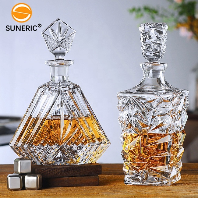 Carafe à Whisky En Forme De Tracteur En Verre - Déco Bar Originale Pour Les Amateurs De Spiritueux !