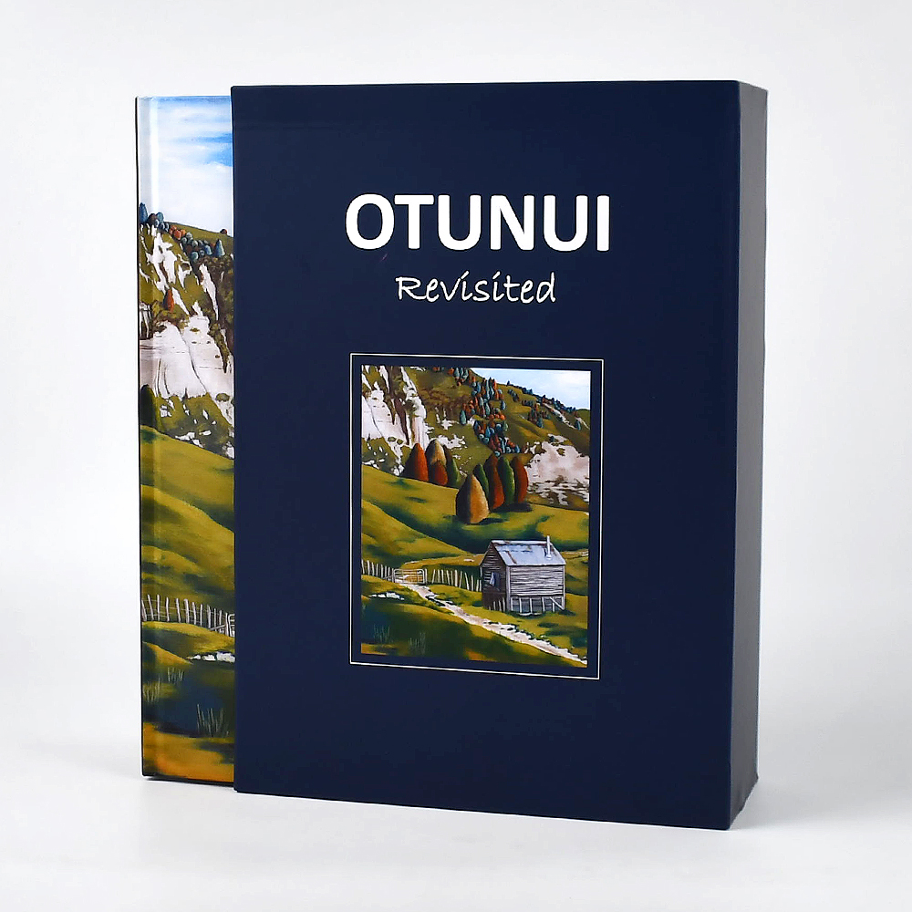 Custom A4 Size Hardcover Coffee Table Book Printing With Slipcase