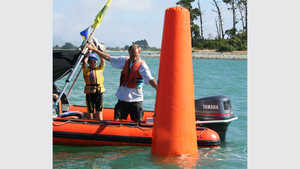 Boya Inflable de Señalización Marina - Boya de Seguridad para Navegación y Paseos en Bote de PVC de Alta Visibilidad con Válvula de Inflado Rápido - Product Image 2