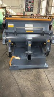 Machine de découpe à plat hydraulique automatique à clapet