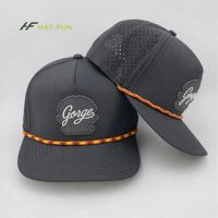 Casquette de baseball personnalisée pour homme, 5 ou 6 panneaux, en nylon, avec logo en silicone, perforations laser, visière incurvée, pour le sport et le golf