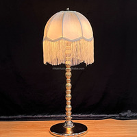 Lampe de table LED à pampilles de style abat-jour victorien NIKA, décoration de table vintage pour mariage et fête