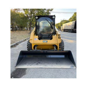Cargadora compacta usada CAT 246D, modelo 2024, carga nominal de 1900 kg, motor CAT C3.3B de 46 kW, componentes principales incluidos, maquinaria para vídeo. - Product Image 4