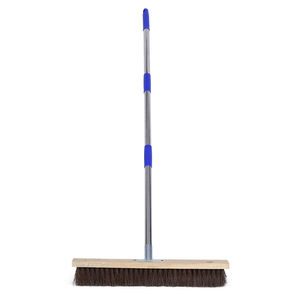 Brosse à plancher en fibres de palmier à long manche, brosse de nettoyage robuste pour entrepôt, garage et atelier - Product Image 1