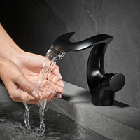 Robinet de lavabo unique de haute qualité en laiton design moderne Mélangeur de salle de bain Robinet de lavabo en cascade