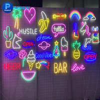 Lettres lumineuses 3D en acrylique RVB colorées OEM ODM avec motif Leon en silicone pour fêtes à domicile
