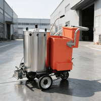 Machine de marquage routier à peinture thermofusible légère et facile à diriger avec roue pivotante pour voies étroites