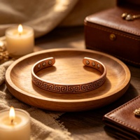 Brazalete Abierto con Patrón de Gran Muralla China, Brazalete Terapéutico de Cobre Rojo con Energía Magnética, Ajustable, Regalo para Hombres y Mujeres