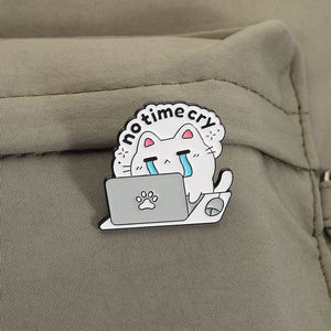 Pin de Esmalte con Frase Divertida de Gato, Broche con Estampado de Animal, Joyería de Regalo, Pin de Solapa con la Frase 'No Time Cry I Hate It Here' - Product Image 3