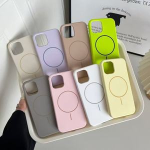 Funda de silicona líquida de color sólido con anillo magnético pequeño para iPhone 16 Pro Max, nuevo diseño simple para iPhone 15 - Product Image 2