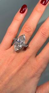 Anillo de Diamantes de Corte Marquesa de Calidad Premium en Oro Amarillo de 14K con Banda Pavé Brillante para Joyería de Compromiso de Lujo - Product Image 2