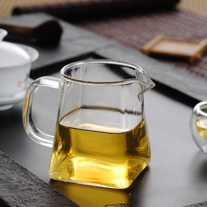 Coupe à thé carrée en verre résistante à la chaleur pour cérémonie du thé - Product Image 1