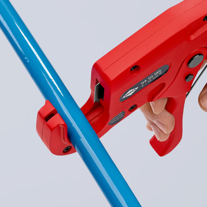 Coupe-tuyau à cliquet Knipex 6 35 mm D pour tuyaux en plastique, installation de construction - Product Image 1